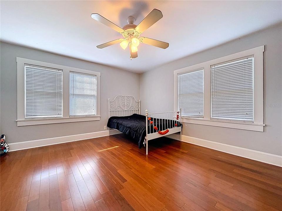 For Sale: $479,900 (4 beds, 2 baths, 2880 Square Feet)