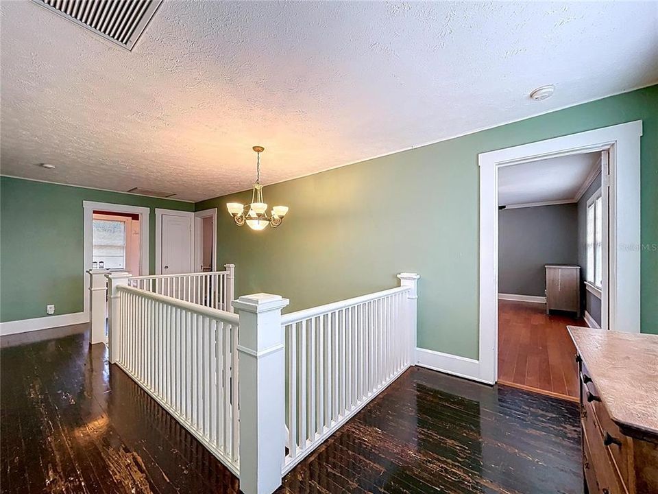 For Sale: $479,900 (4 beds, 2 baths, 2880 Square Feet)