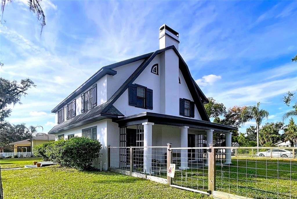 For Sale: $479,900 (4 beds, 2 baths, 2880 Square Feet)