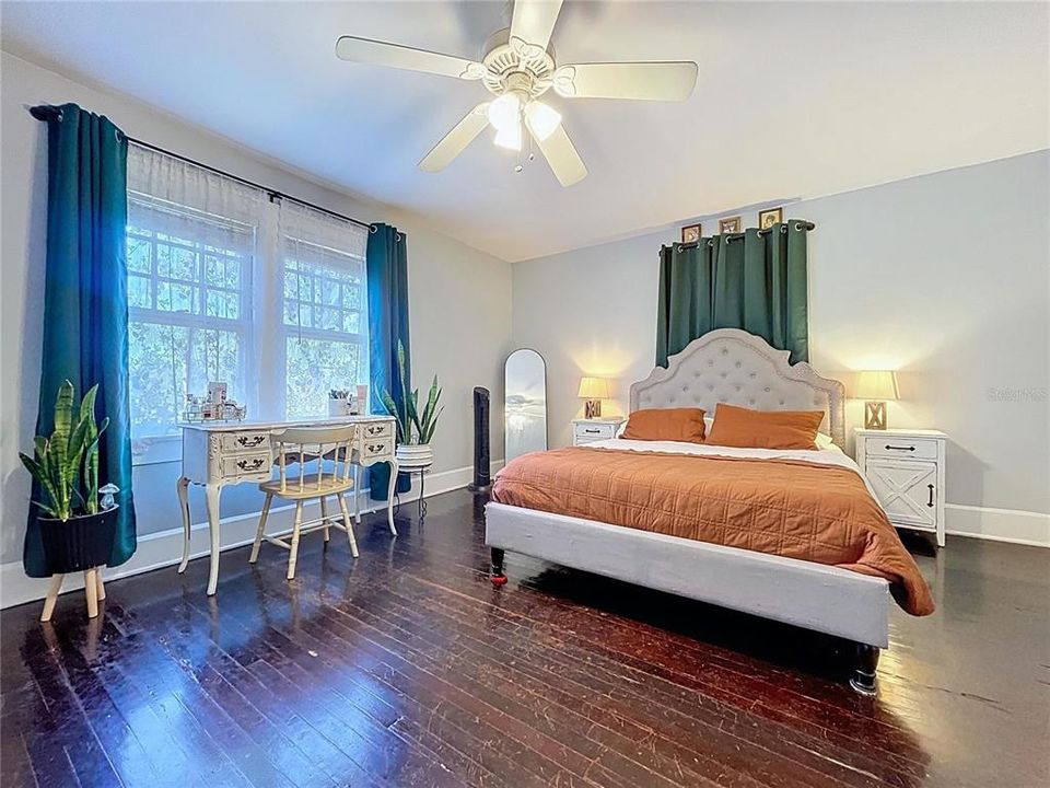 For Sale: $479,900 (4 beds, 2 baths, 2880 Square Feet)