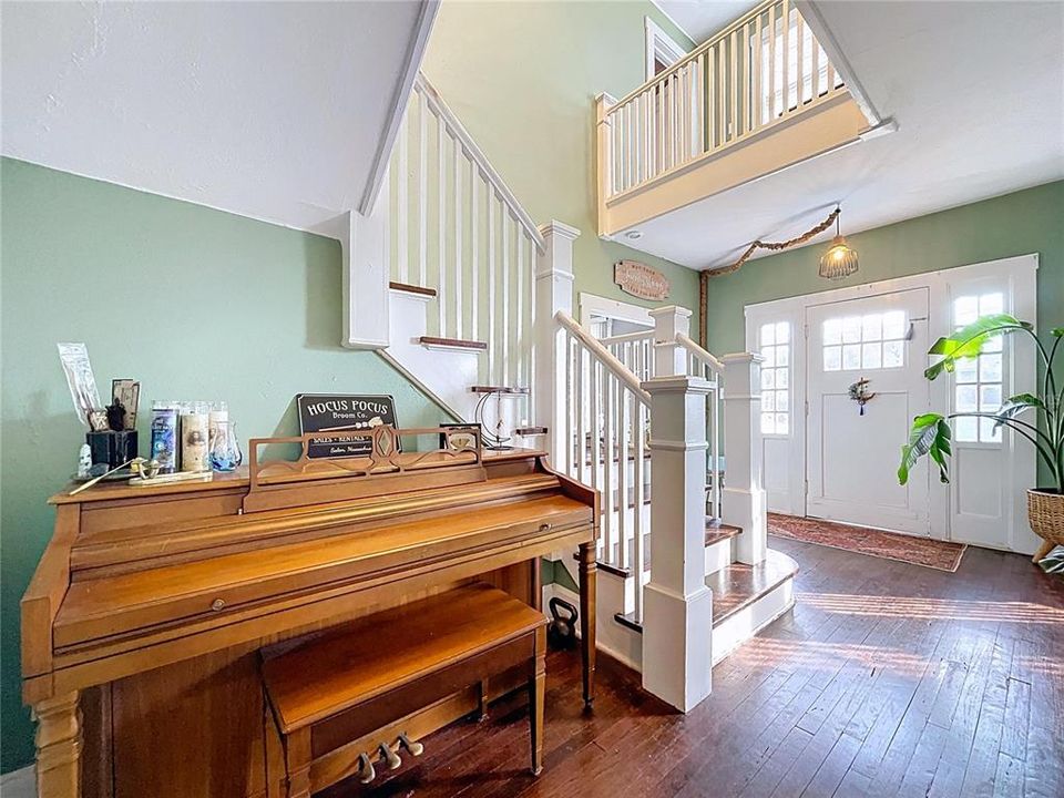 For Sale: $479,900 (4 beds, 2 baths, 2880 Square Feet)