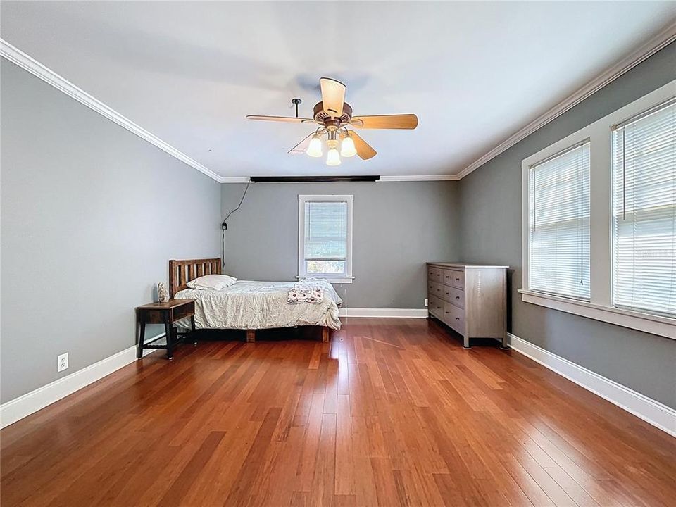 For Sale: $479,900 (4 beds, 2 baths, 2880 Square Feet)