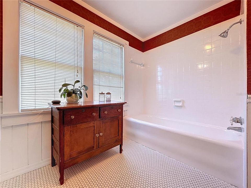 For Sale: $479,900 (4 beds, 2 baths, 2880 Square Feet)