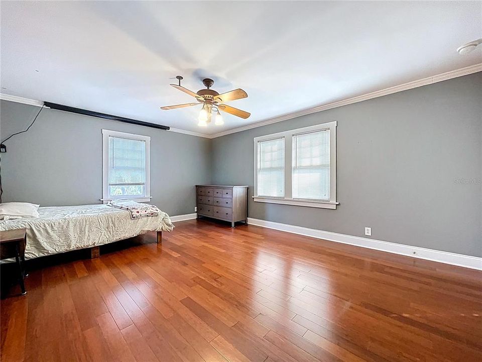 For Sale: $479,900 (4 beds, 2 baths, 2880 Square Feet)