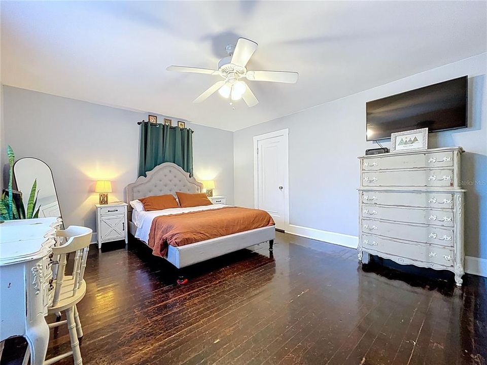 For Sale: $479,900 (4 beds, 2 baths, 2880 Square Feet)