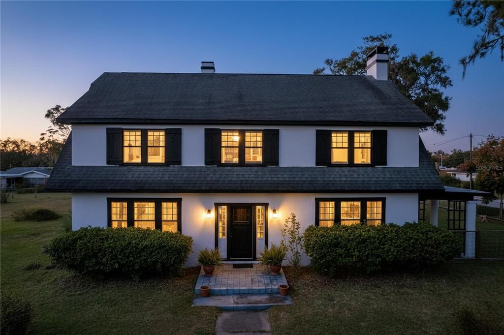 For Sale: $479,900 (4 beds, 2 baths, 2880 Square Feet)