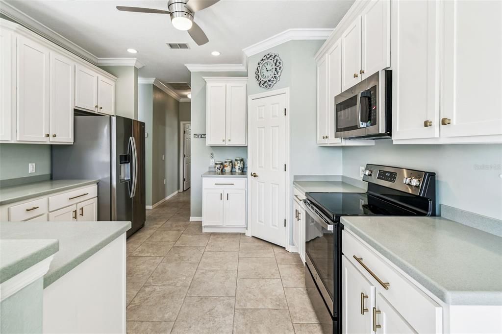 待售: $325,000 (2 贝兹, 2 浴室, 1472 平方英尺)