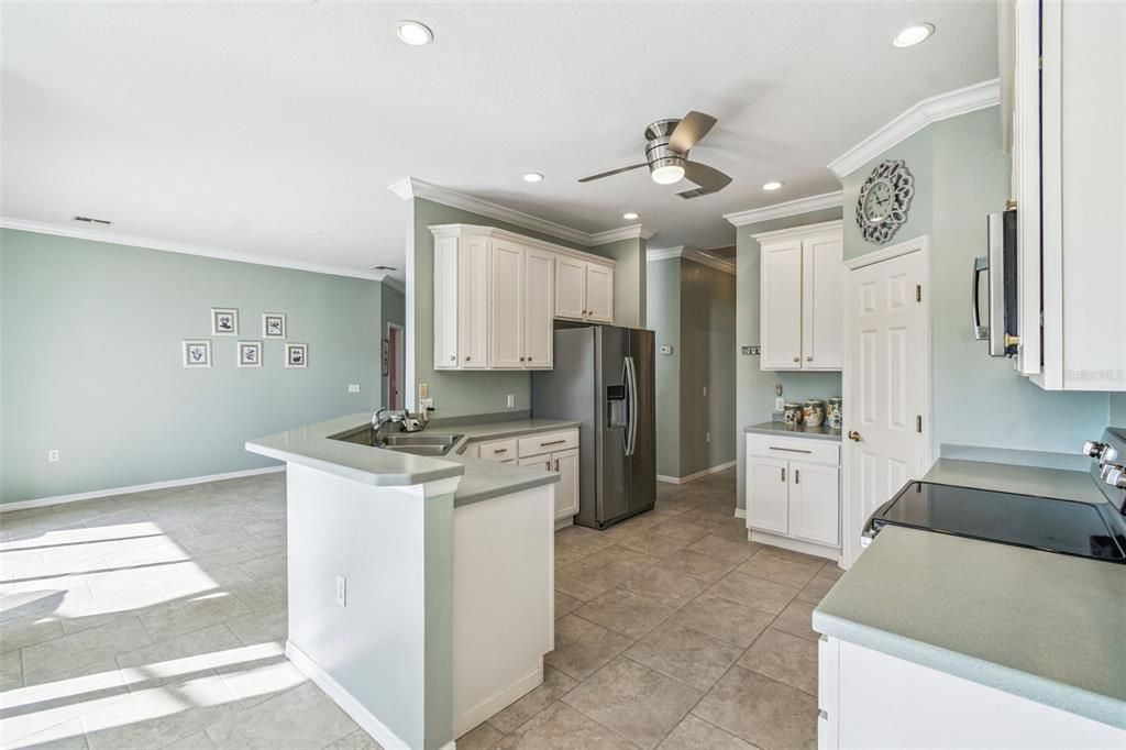 待售: $325,000 (2 贝兹, 2 浴室, 1472 平方英尺)