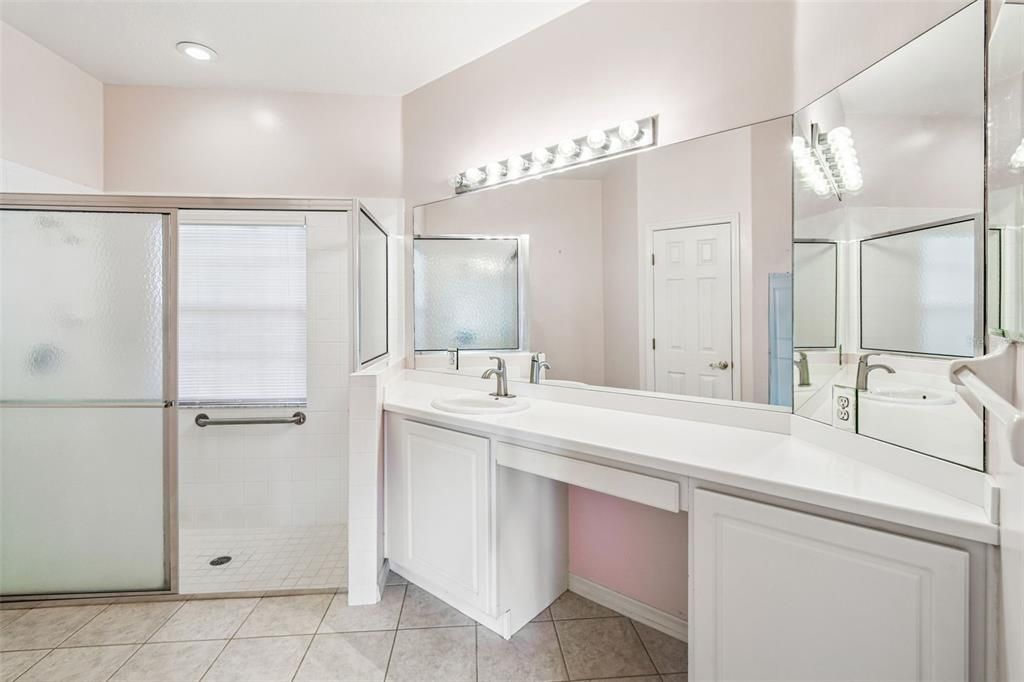 待售: $325,000 (2 贝兹, 2 浴室, 1472 平方英尺)