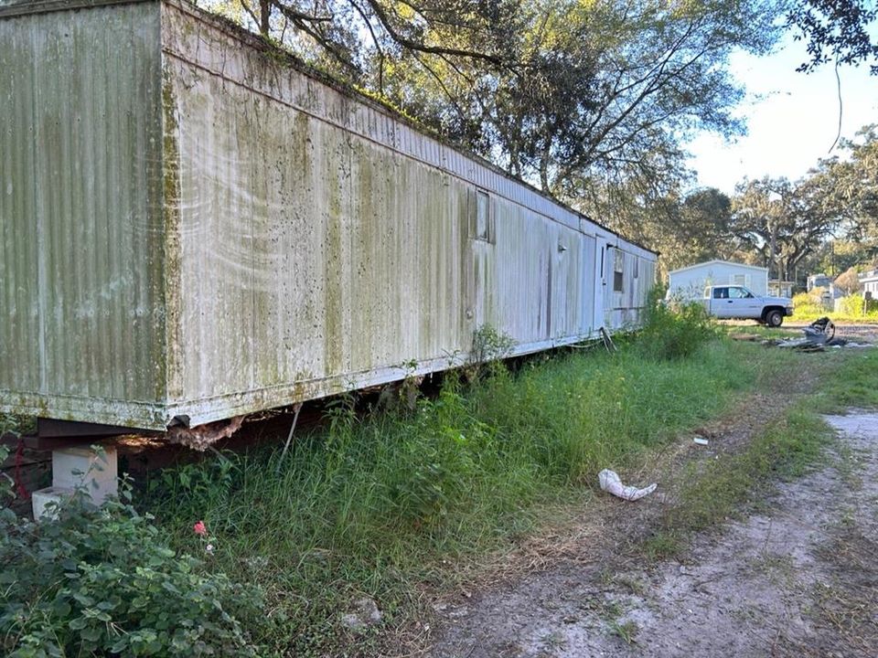 For Sale: $39,900 (2 beds, 2 baths, 920 Square Feet)