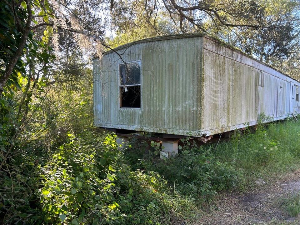 For Sale: $39,900 (2 beds, 2 baths, 920 Square Feet)