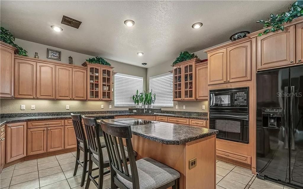 For Sale: $625,000 (4 beds, 3 baths, 4605 Square Feet)