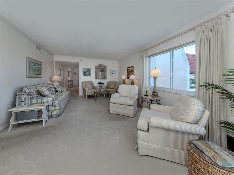 На продажу: $395,000 (2 спален, 2 ванн, 1089 Квадратных фут)