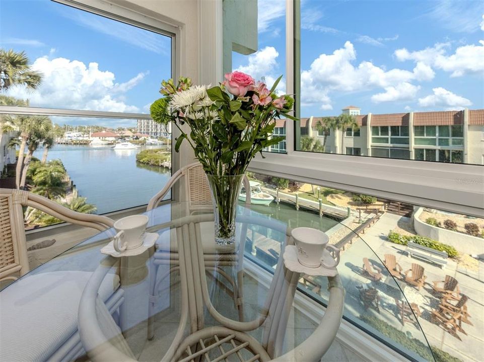 На продажу: $395,000 (2 спален, 2 ванн, 1089 Квадратных фут)