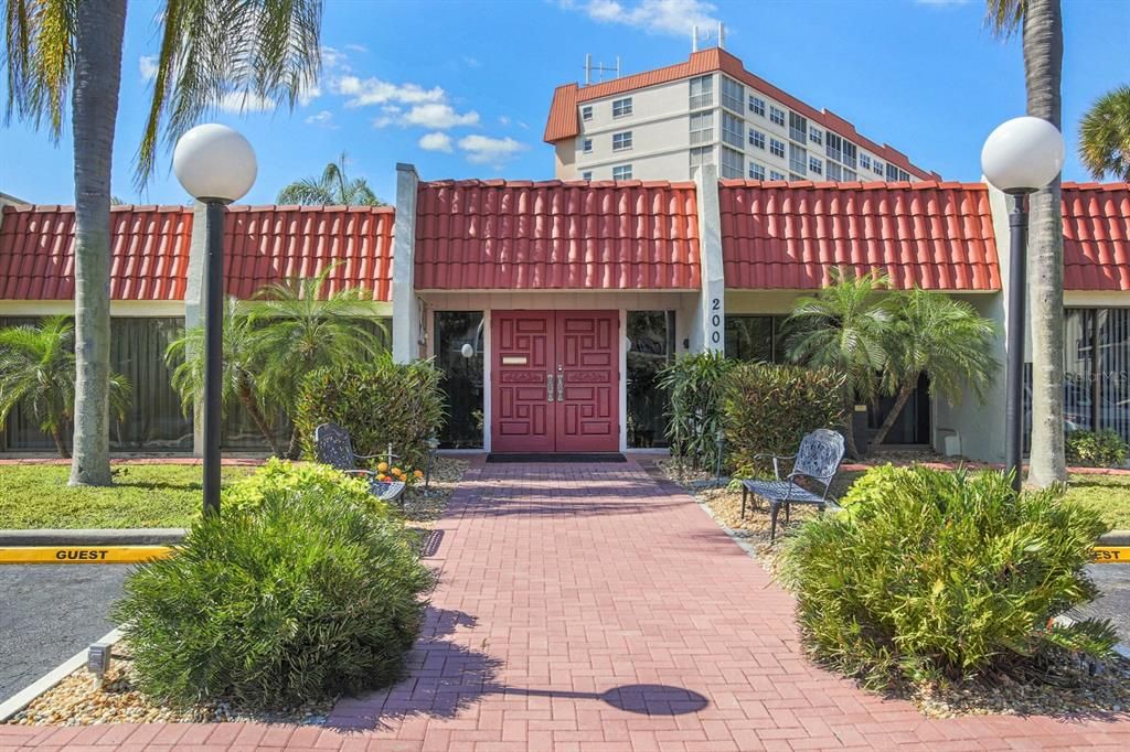 На продажу: $395,000 (2 спален, 2 ванн, 1089 Квадратных фут)