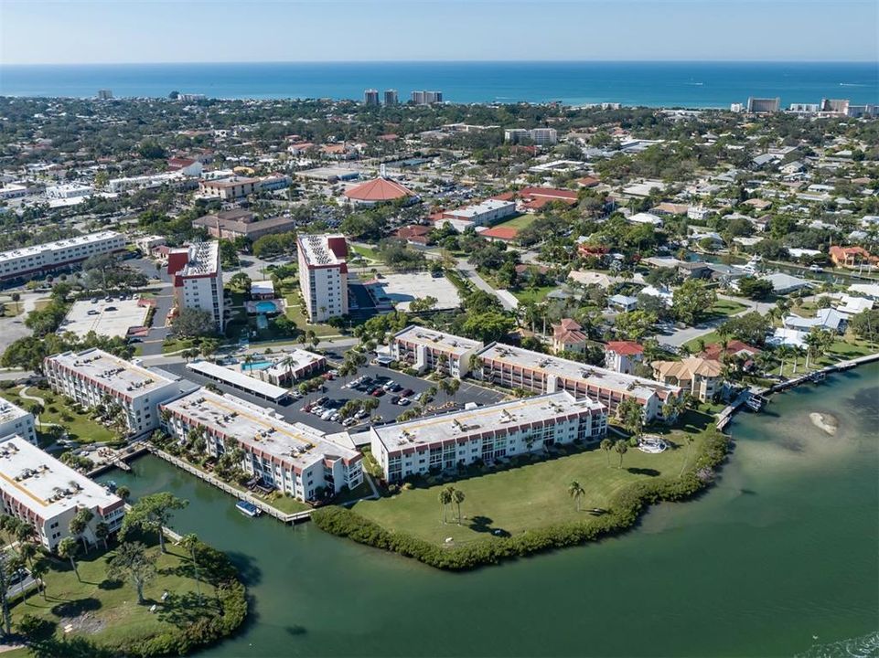 На продажу: $395,000 (2 спален, 2 ванн, 1089 Квадратных фут)