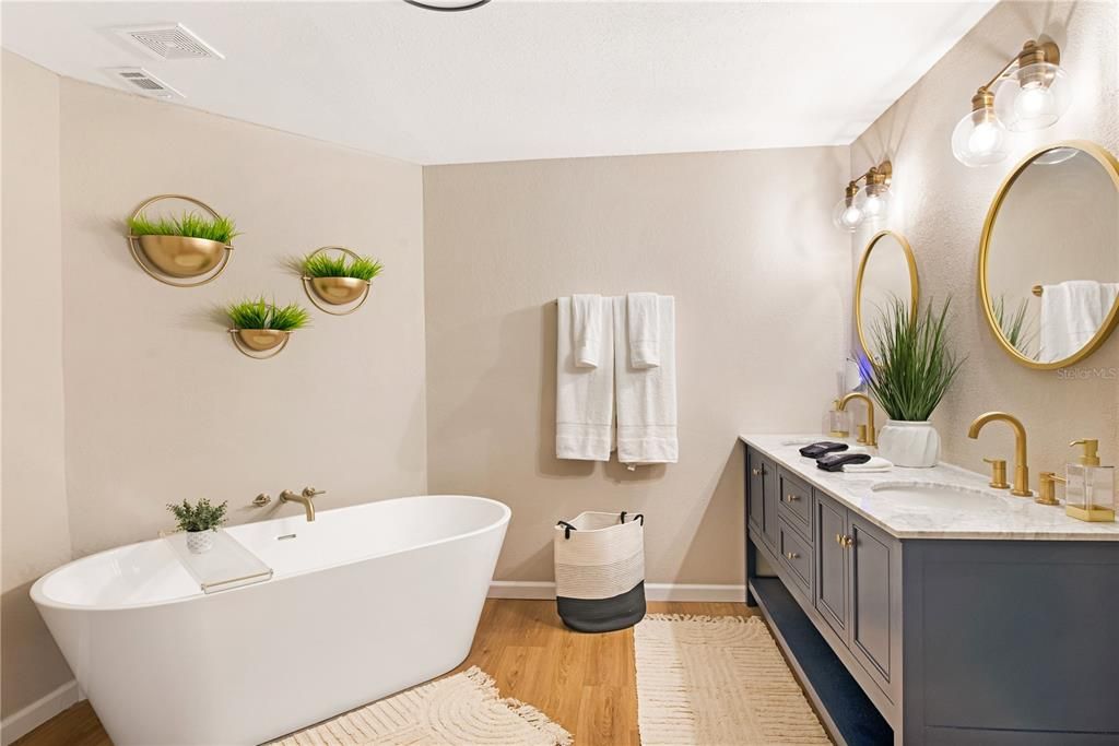 For Sale: $639,900 (5 beds, 2 baths, 2188 Square Feet)