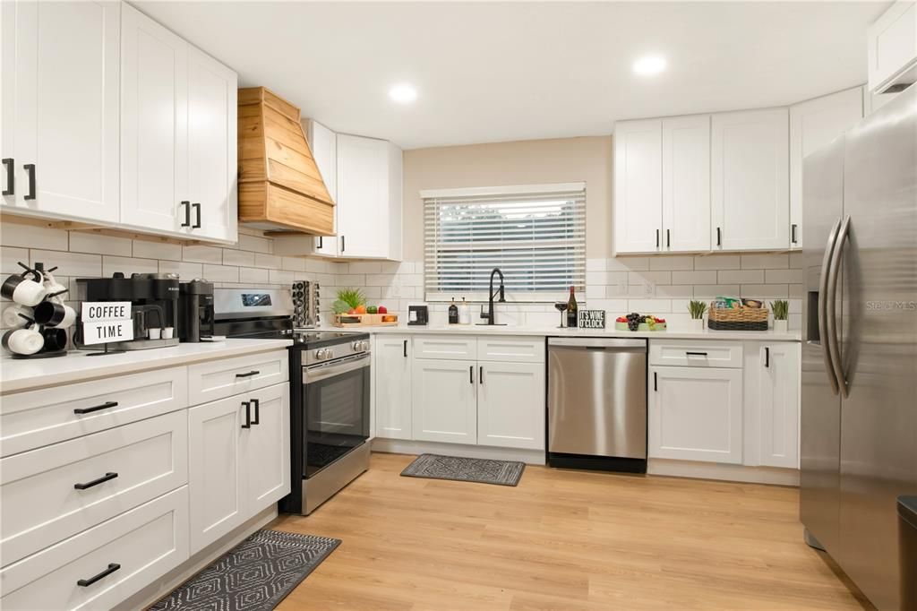 For Sale: $639,900 (5 beds, 2 baths, 2188 Square Feet)