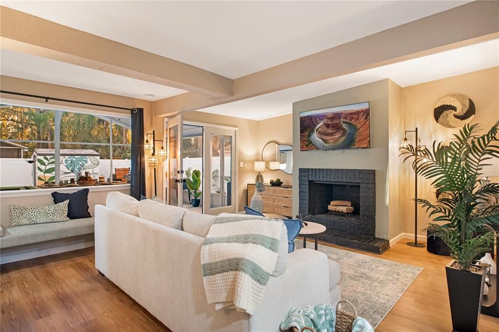 For Sale: $639,900 (5 beds, 2 baths, 2188 Square Feet)