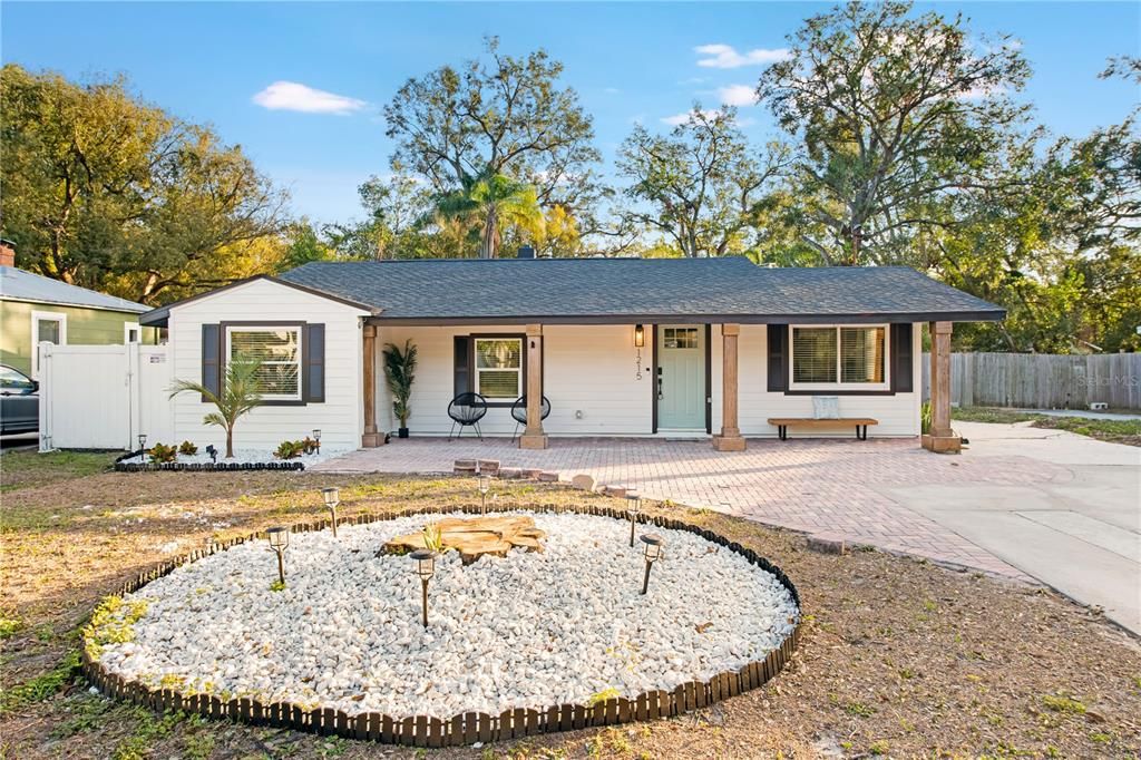 For Sale: $639,900 (5 beds, 2 baths, 2188 Square Feet)