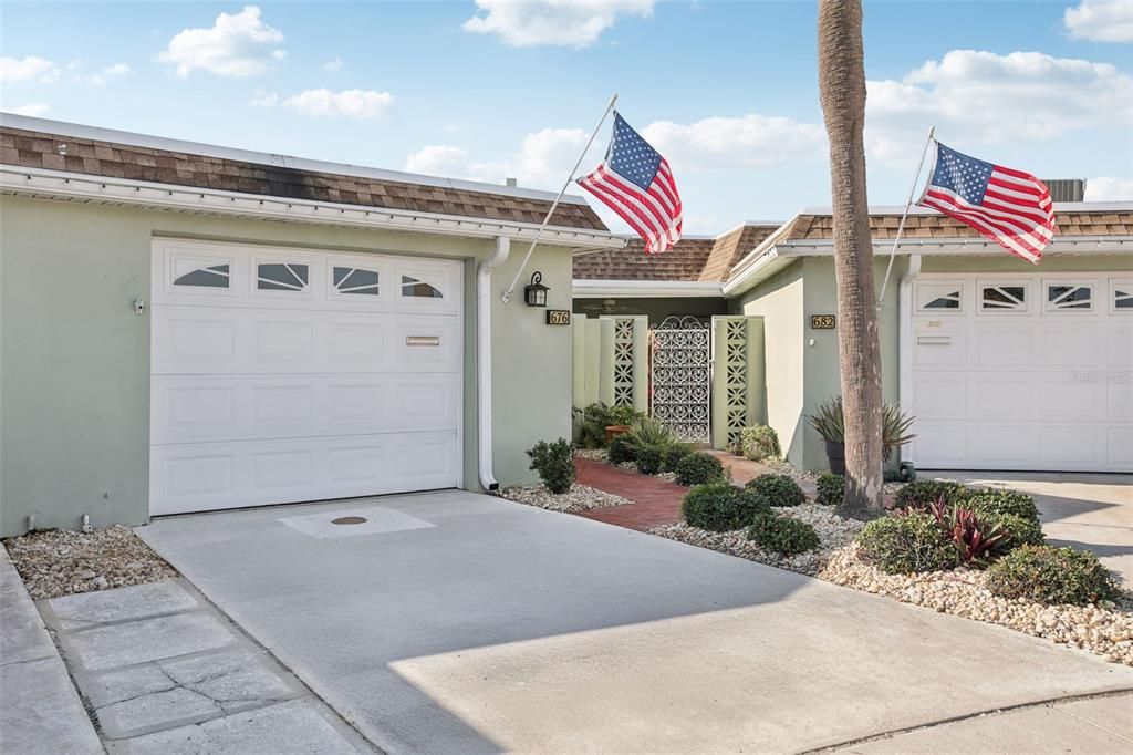 待售: $750,000 (2 贝兹, 3 浴室, 1940 平方英尺)