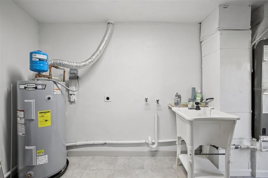 待售: $750,000 (2 贝兹, 3 浴室, 1940 平方英尺)