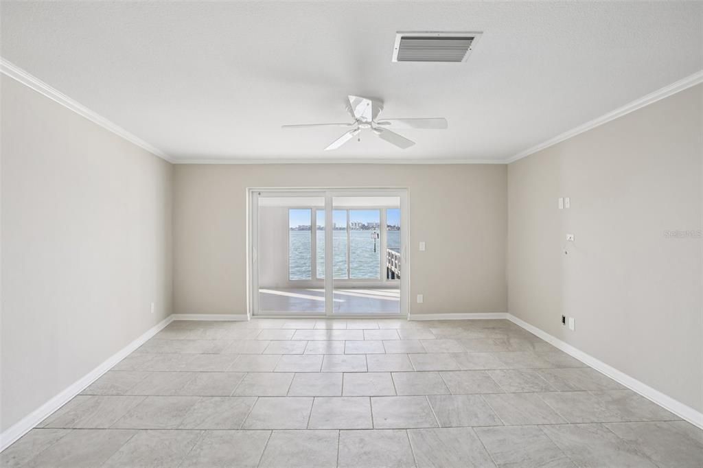 待售: $750,000 (2 贝兹, 3 浴室, 1940 平方英尺)