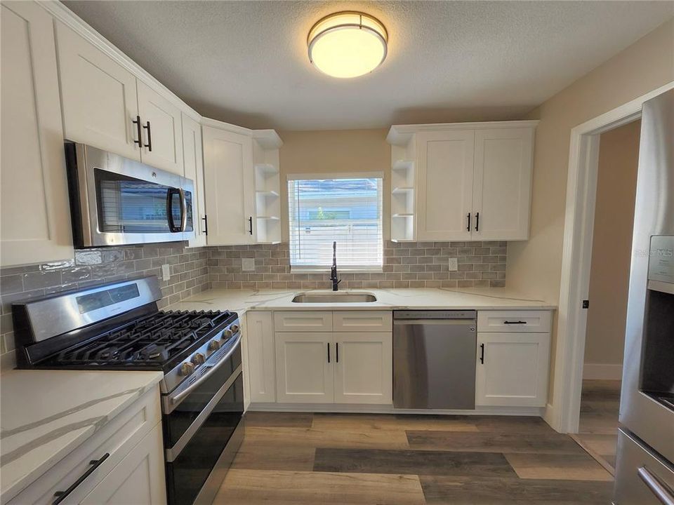 For Sale: $399,000 (3 beds, 2 baths, 1416 Square Feet)