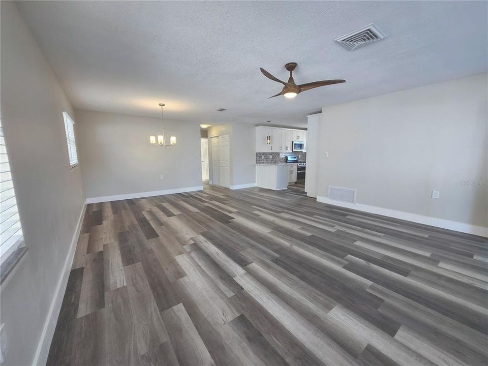 For Sale: $399,000 (3 beds, 2 baths, 1416 Square Feet)