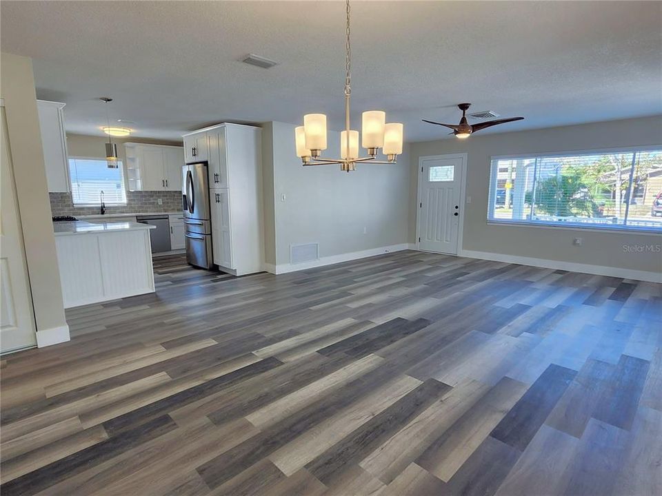 For Sale: $399,000 (3 beds, 2 baths, 1416 Square Feet)