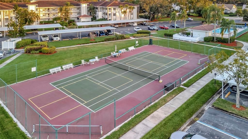 待售: $195,000 (2 贝兹, 2 浴室, 1042 平方英尺)