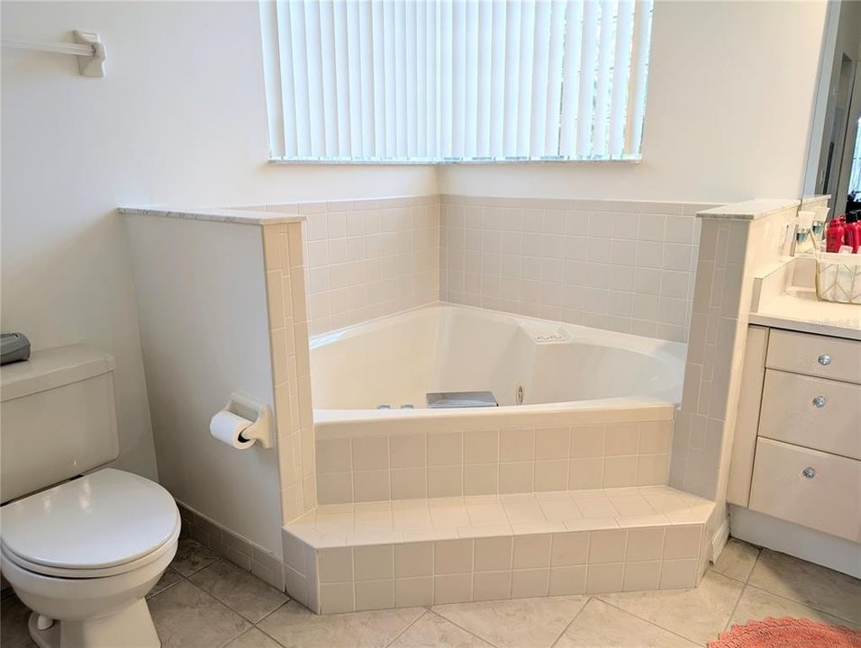 For Sale: $399,000 (3 beds, 2 baths, 2142 Square Feet)