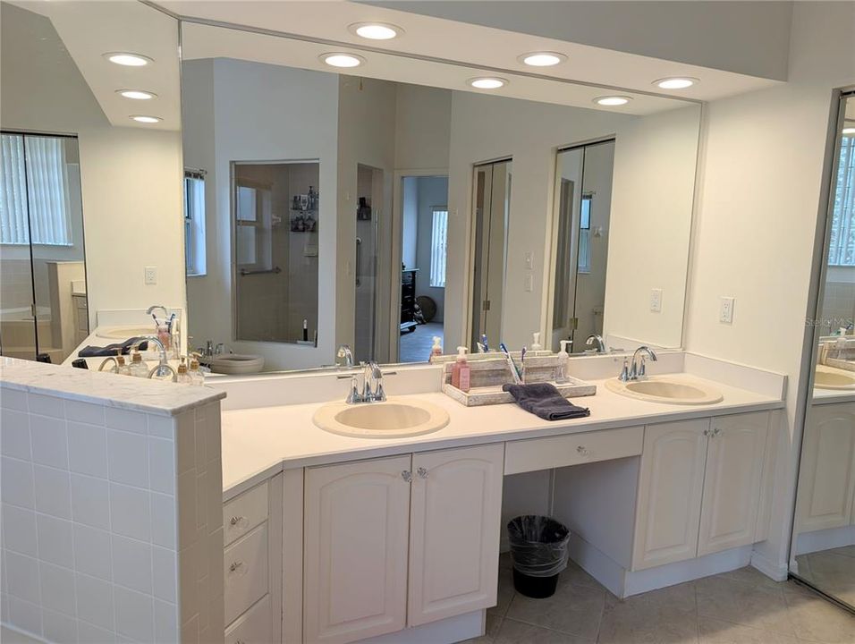 For Sale: $399,000 (3 beds, 2 baths, 2142 Square Feet)