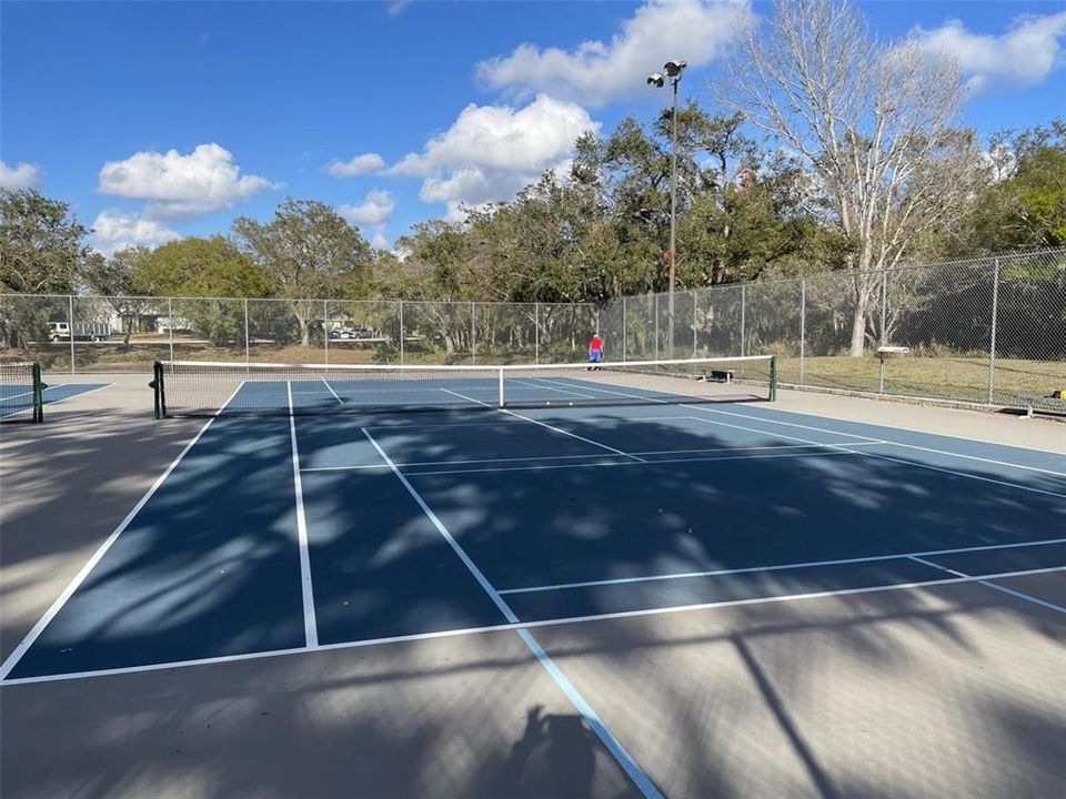 Active With Contract: $435,000 (3 beds, 2 baths, 1850 Square Feet)