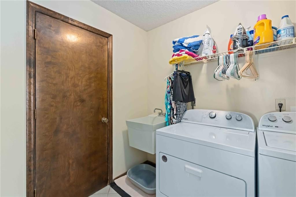 Active With Contract: $435,000 (3 beds, 2 baths, 1850 Square Feet)