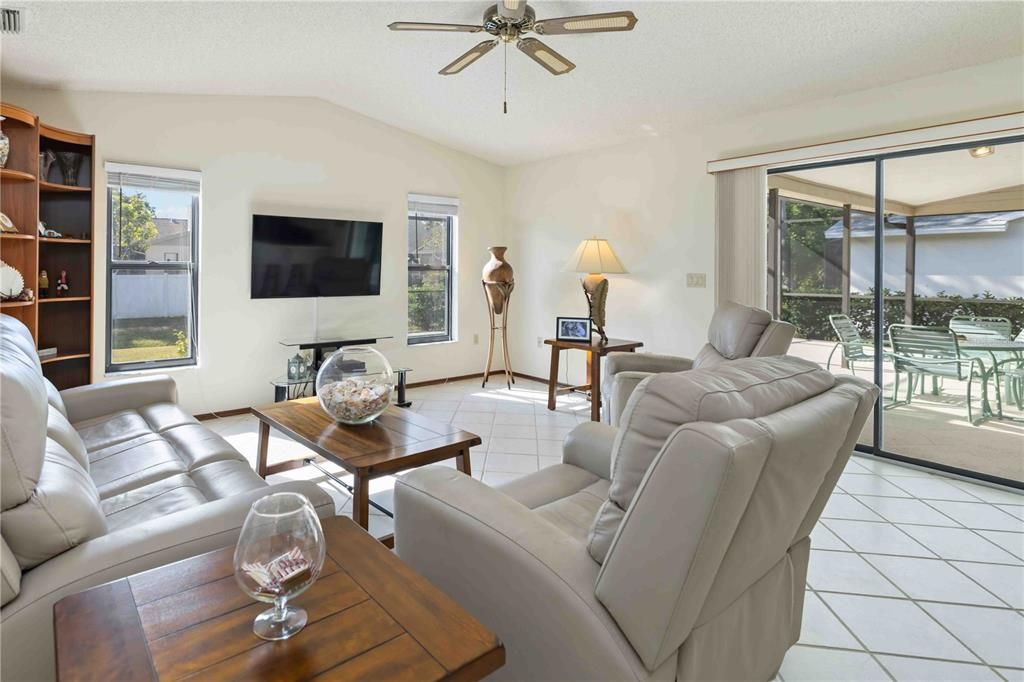 For Sale: $435,000 (3 beds, 2 baths, 1850 Square Feet)