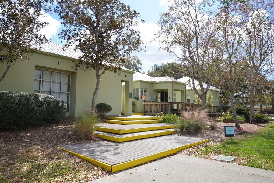 Active With Contract: $435,000 (3 beds, 2 baths, 1850 Square Feet)