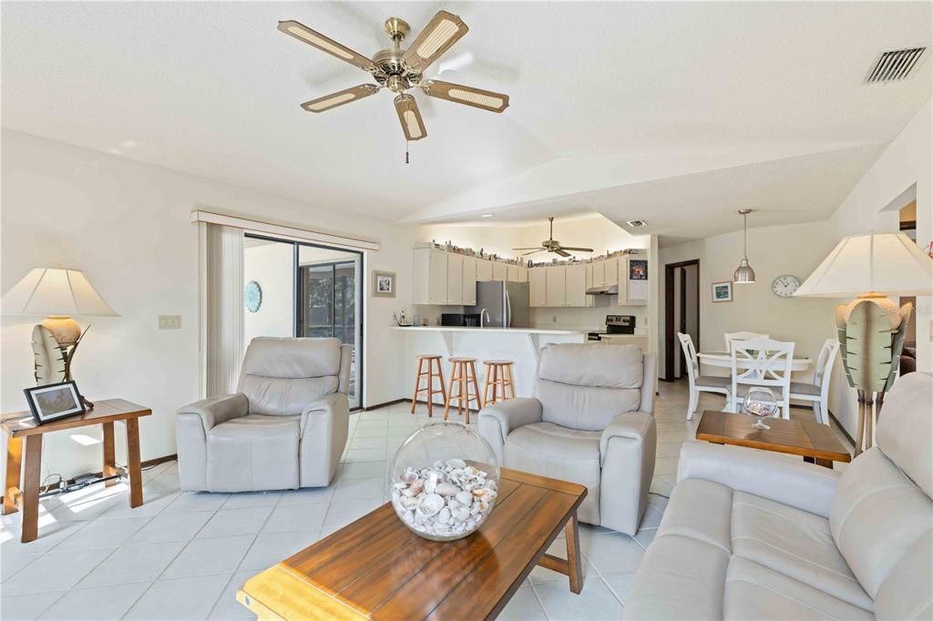 Active With Contract: $435,000 (3 beds, 2 baths, 1850 Square Feet)