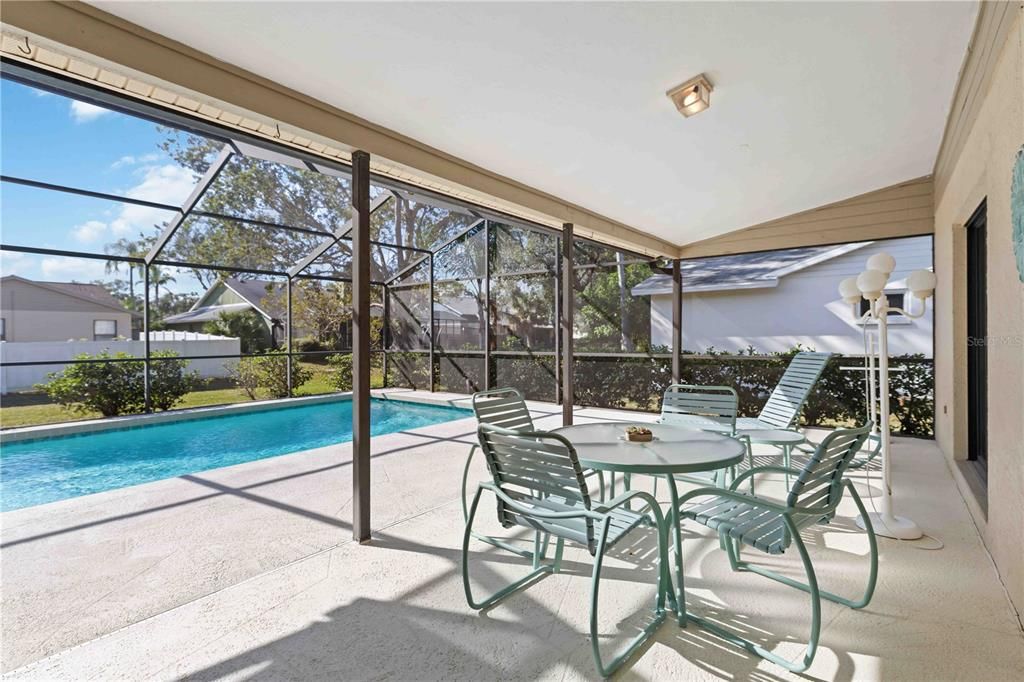 Active With Contract: $435,000 (3 beds, 2 baths, 1850 Square Feet)