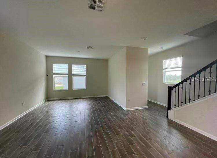 待售: $570,000 (4 贝兹, 3 浴室, 2492 平方英尺)