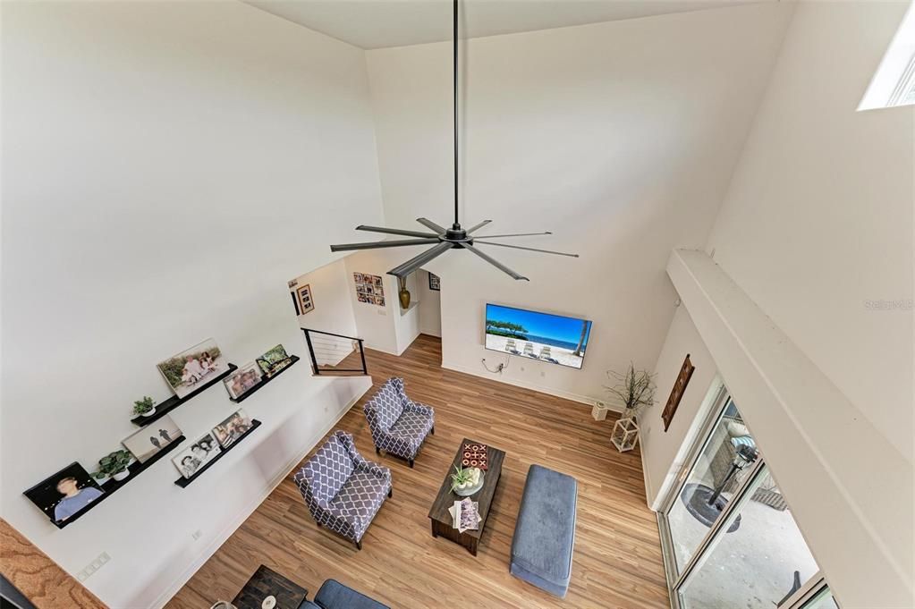 En Venta: $1,050,000 (4 camas, 3 baños, 3200 Pies cuadrados)