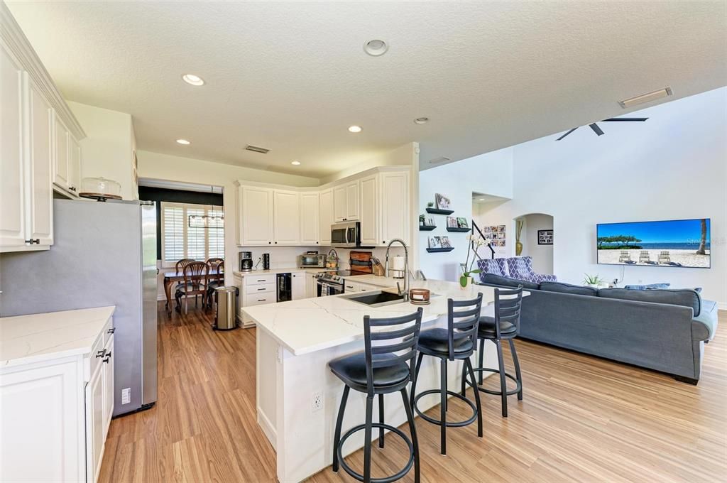 En Venta: $1,050,000 (4 camas, 3 baños, 3200 Pies cuadrados)