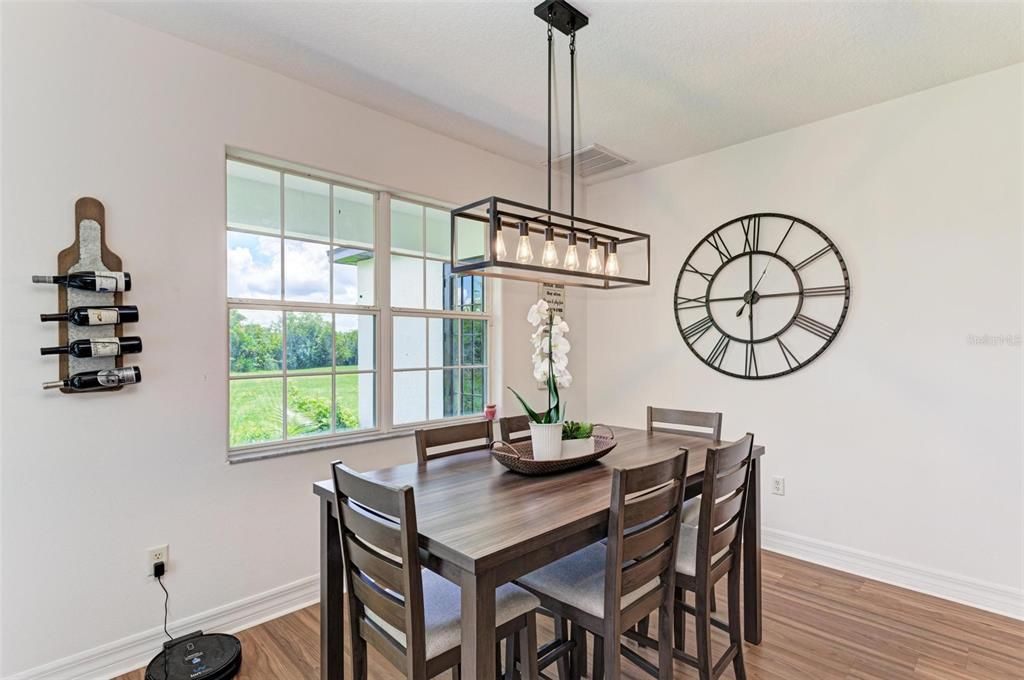 En Venta: $1,050,000 (4 camas, 3 baños, 3200 Pies cuadrados)