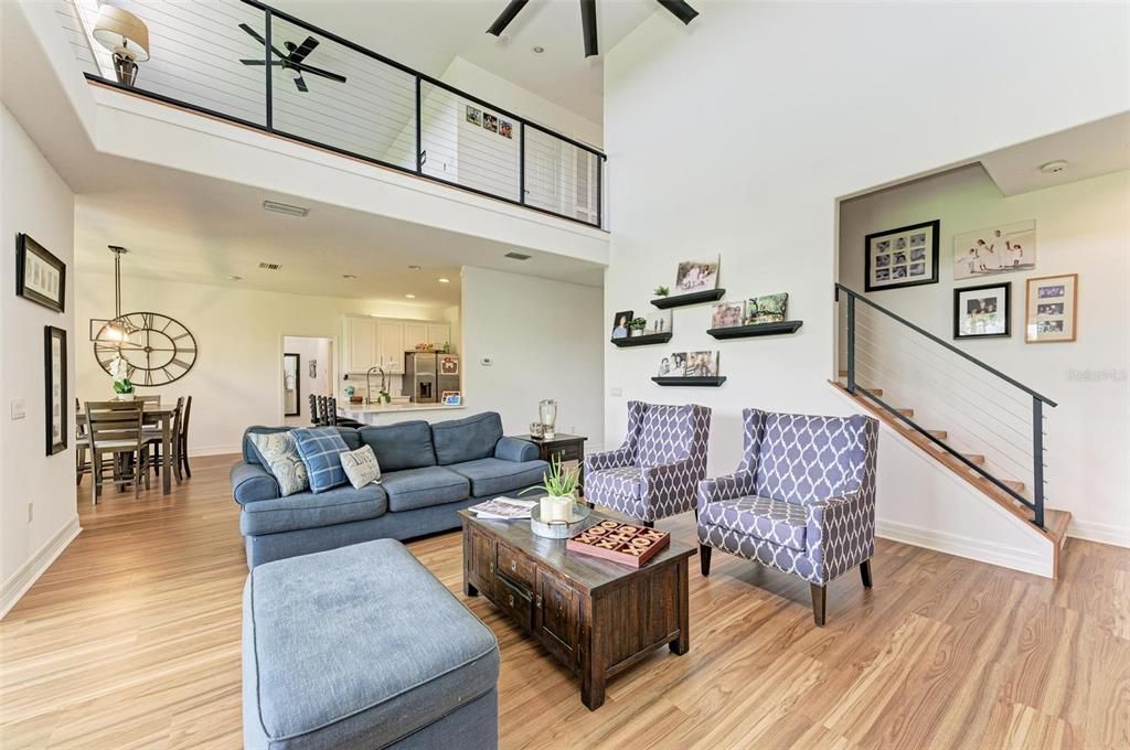 En Venta: $1,050,000 (4 camas, 3 baños, 3200 Pies cuadrados)