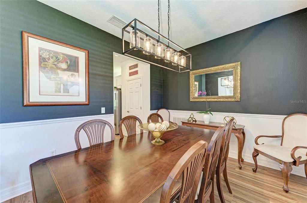 En Venta: $1,050,000 (4 camas, 3 baños, 3200 Pies cuadrados)