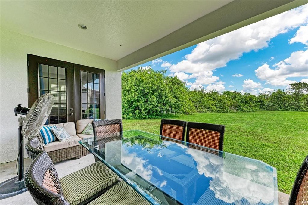 En Venta: $1,050,000 (4 camas, 3 baños, 3200 Pies cuadrados)