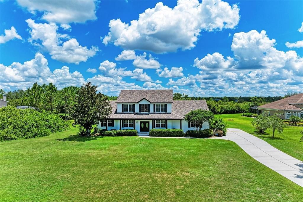 En Venta: $1,050,000 (4 camas, 3 baños, 3200 Pies cuadrados)