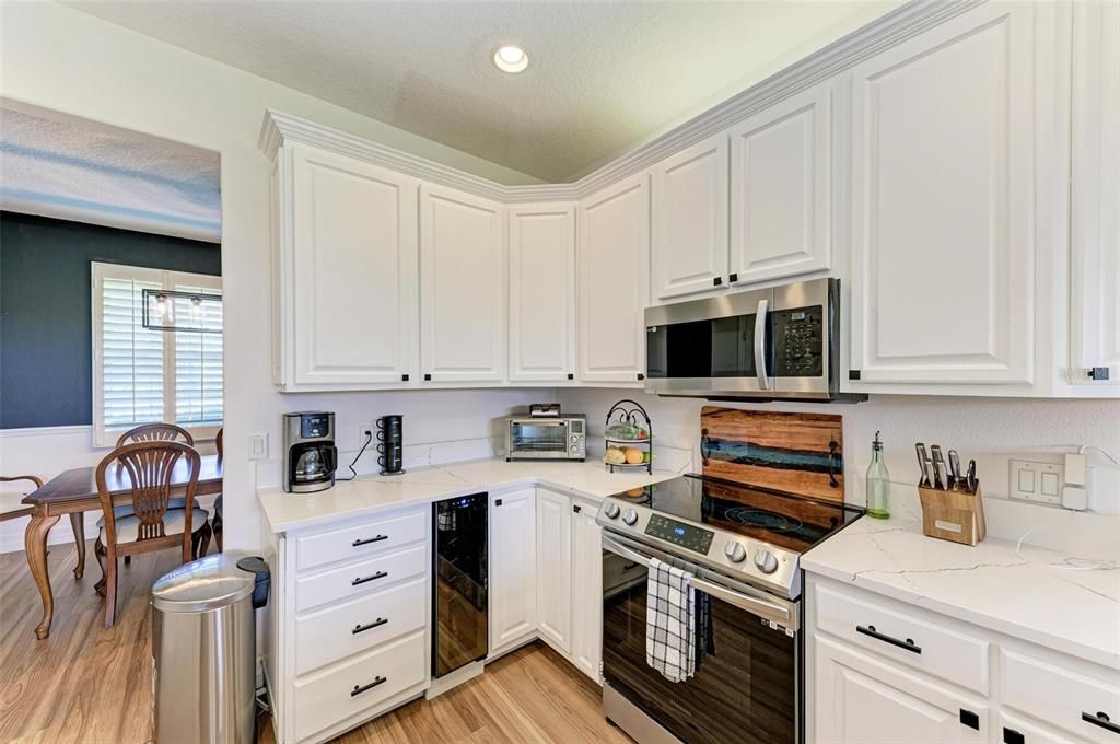 En Venta: $1,050,000 (4 camas, 3 baños, 3200 Pies cuadrados)