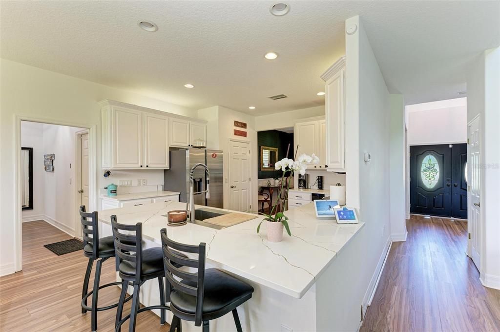 En Venta: $1,050,000 (4 camas, 3 baños, 3200 Pies cuadrados)