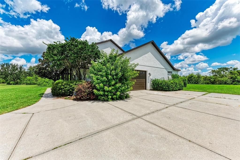 En Venta: $1,050,000 (4 camas, 3 baños, 3200 Pies cuadrados)